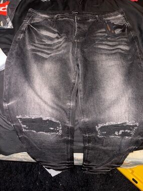 Men's Distressed Black Washed Jeans